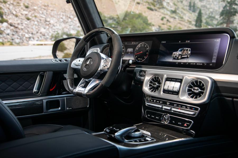 Интерьер Mercedes-AMG G63 (W463) 2018 года  (NA) (фото 14 из 47)